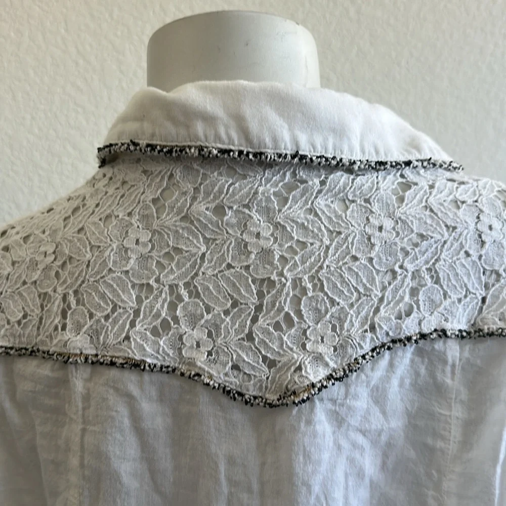POL Enchanting Escapes Button Up In Ivory - Picture 8 of 11